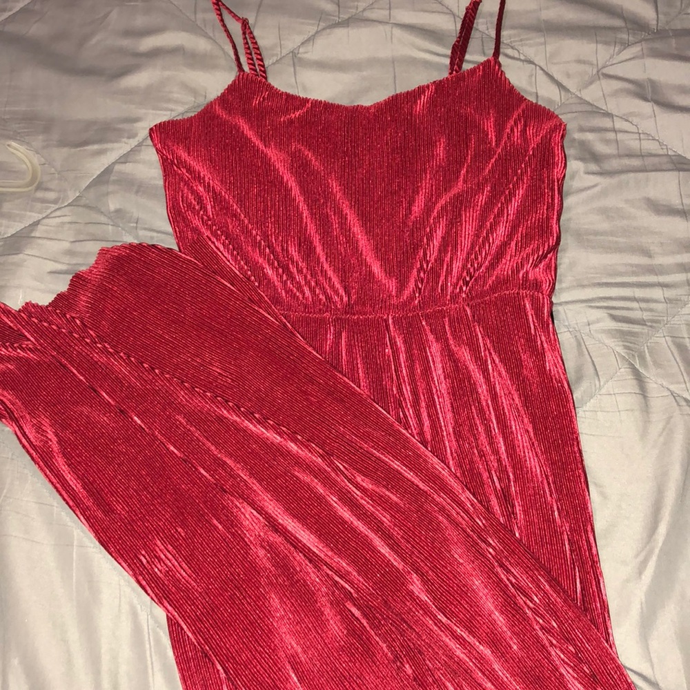 Red velvet pants romper 🤩